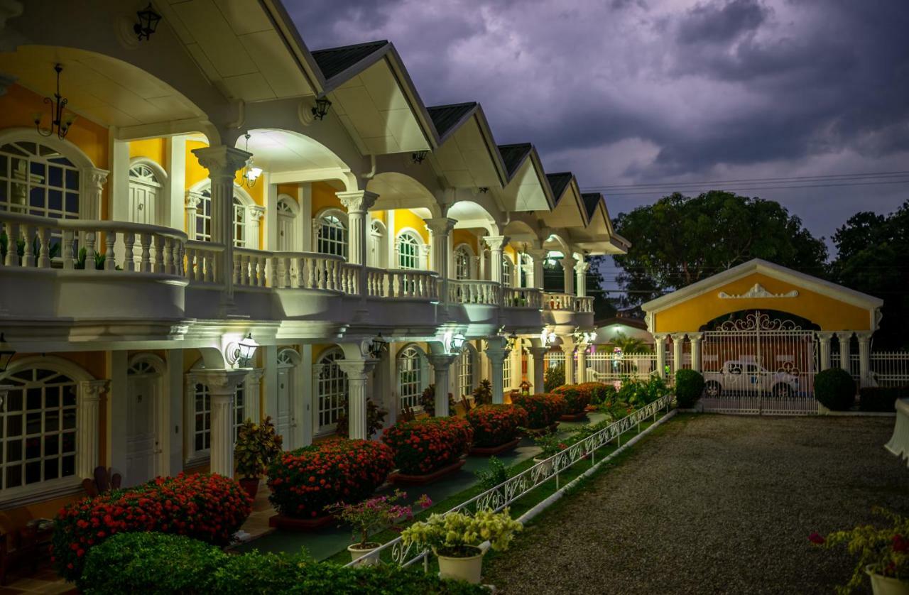 Hotel Andrea Neily Exteriér fotografie