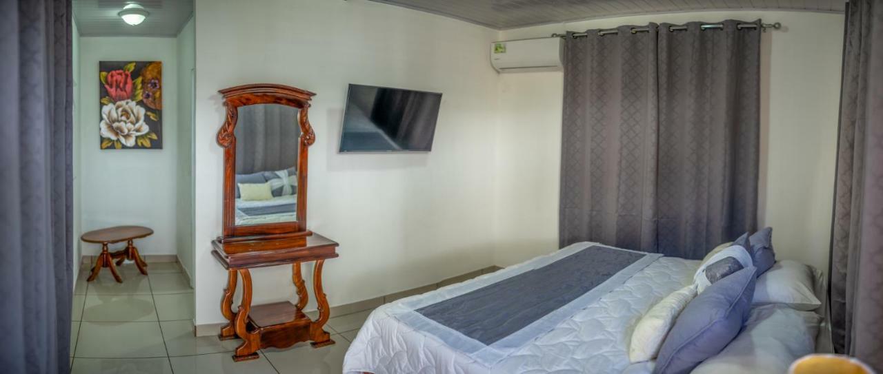 Hotel Andrea Neily Exteriér fotografie