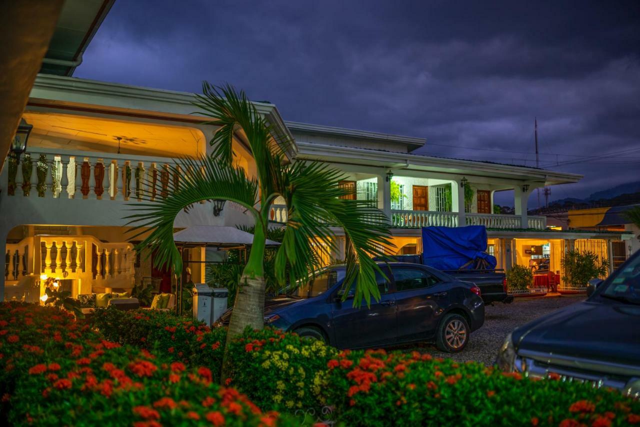 Hotel Andrea Neily Exteriér fotografie